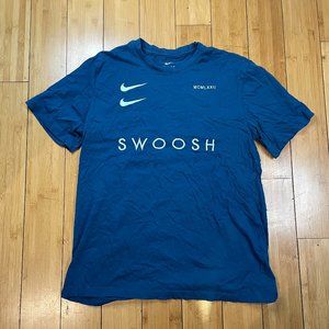 Nike The Y2K Tee Embroidered MCMLXXII Double Swoosh Graphic T-Shirt men Sz XL